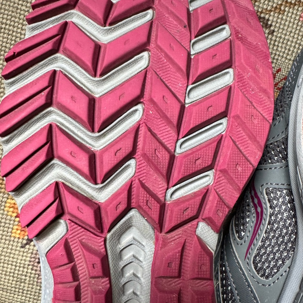 Saucony Cohesion Grid Women's Gray and magenta Running Shoes Sz 7.5W, pre owned - Picture 9 of 11